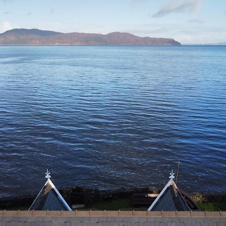 Carnmhor, Isle Of Skye - Stunning 242 Year Old Cottage On Its Own Sea Shore! Breakish Exterior foto