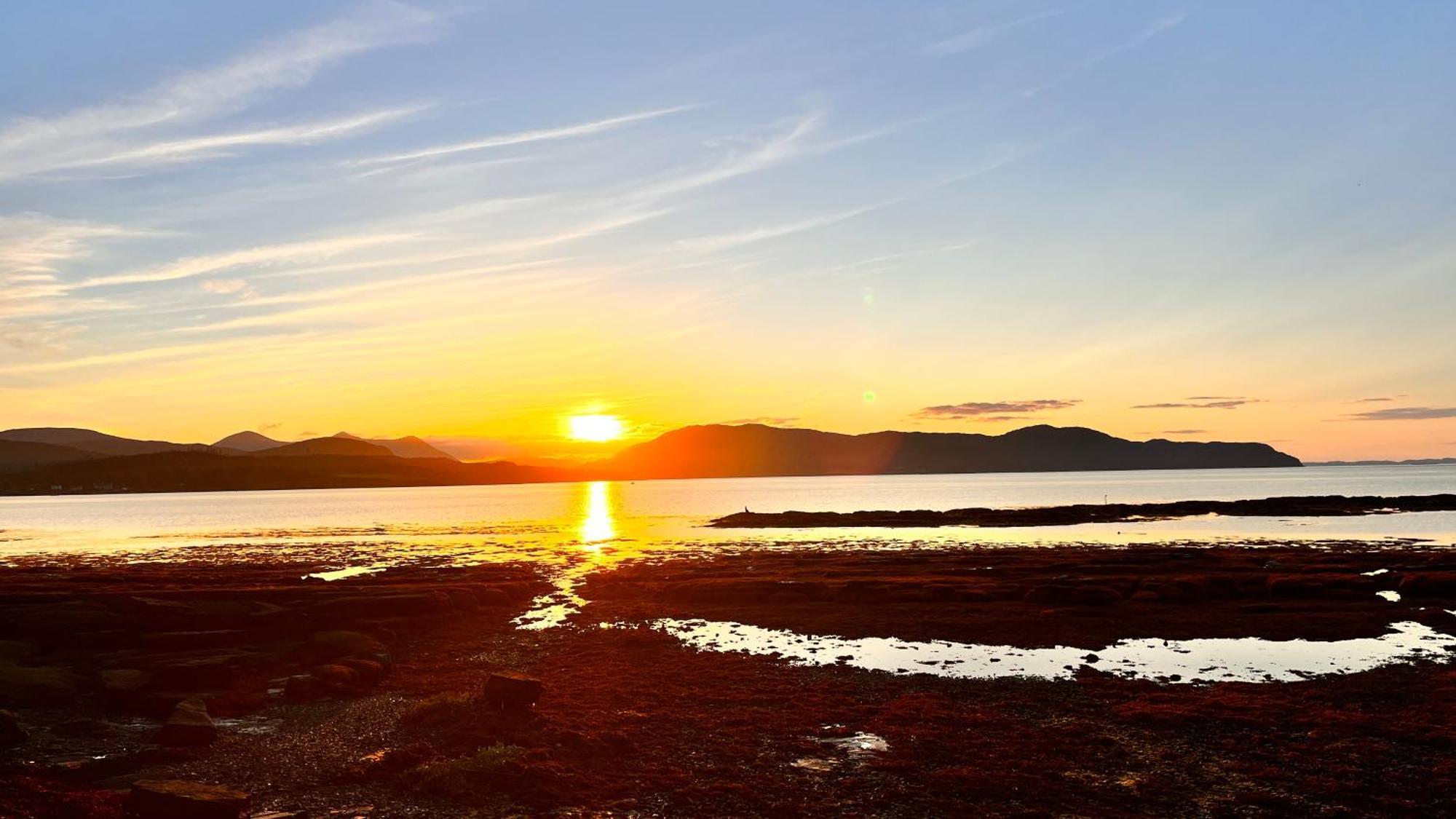 Carnmhor, Isle Of Skye - Stunning 242 Year Old Cottage On Its Own Sea Shore! Breakish Exterior foto