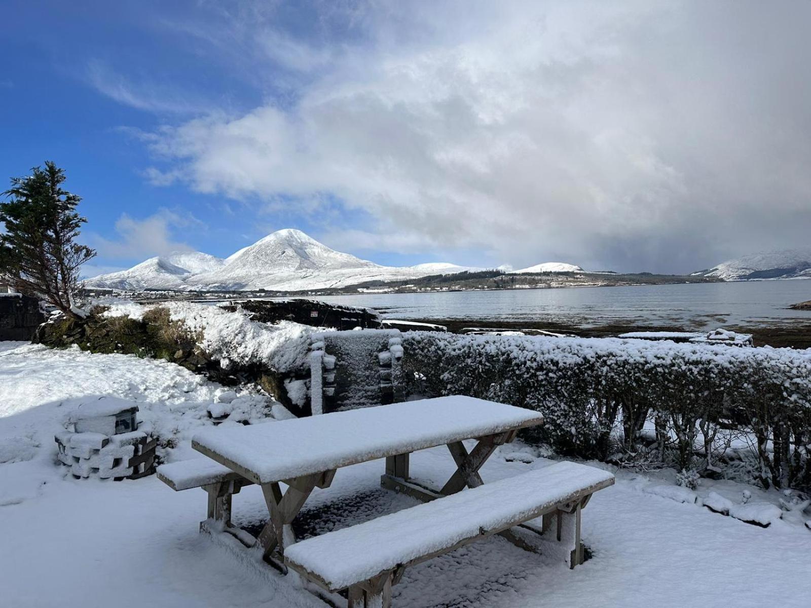 Carnmhor, Isle Of Skye - Stunning 242 Year Old Cottage On Its Own Sea Shore! Breakish Exterior foto