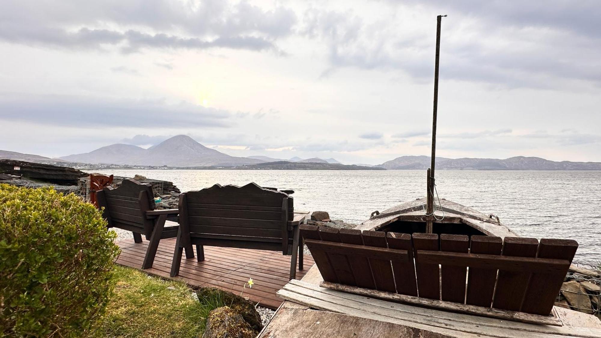 Carnmhor, Isle Of Skye - Stunning 242 Year Old Cottage On Its Own Sea Shore! Breakish Exterior foto